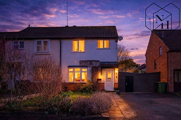 3 Bedroom Semi Detached House For Sale In Meadow Sweet Road, Stratford-Upon-Avon, CV37