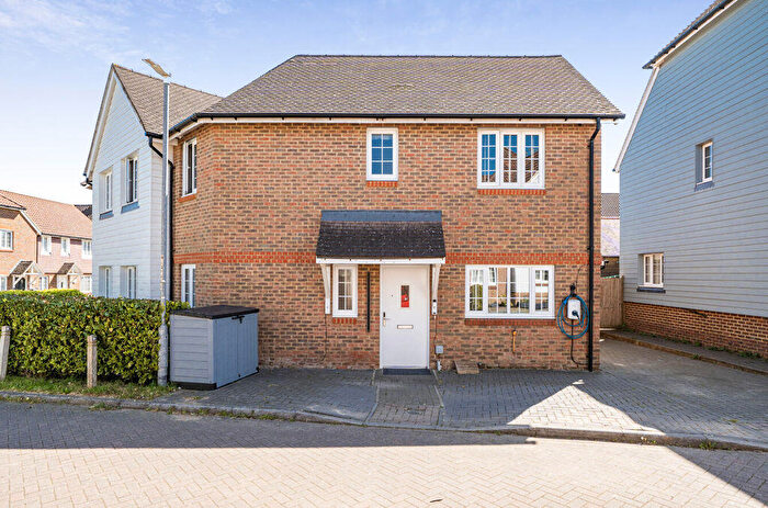 3 Bedroom Semi-Detached House For Sale In Hawkinge, Folkestone, CT18