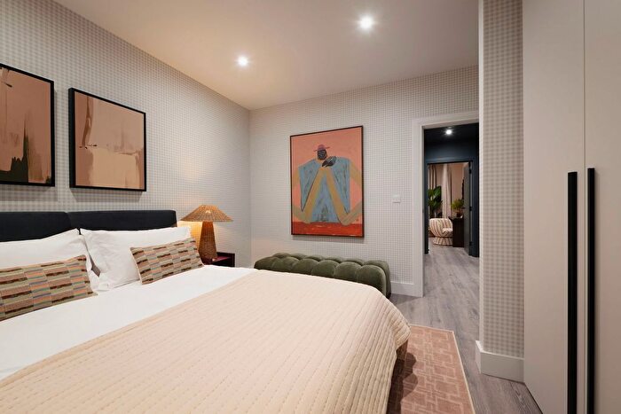 2 Bedroom Flat For Sale In Southmere, Thamesmead, Bexley, SE2