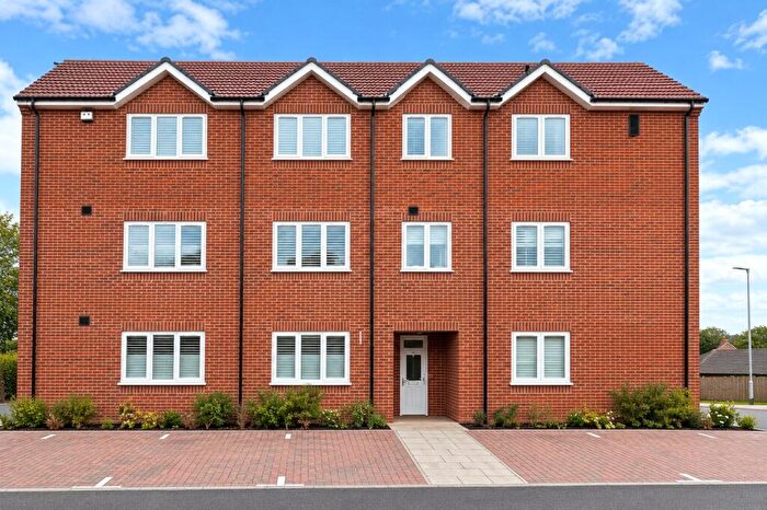 2 Bedroom Apartment For Sale In Coudray Mews, Padworth, Reading, RG7