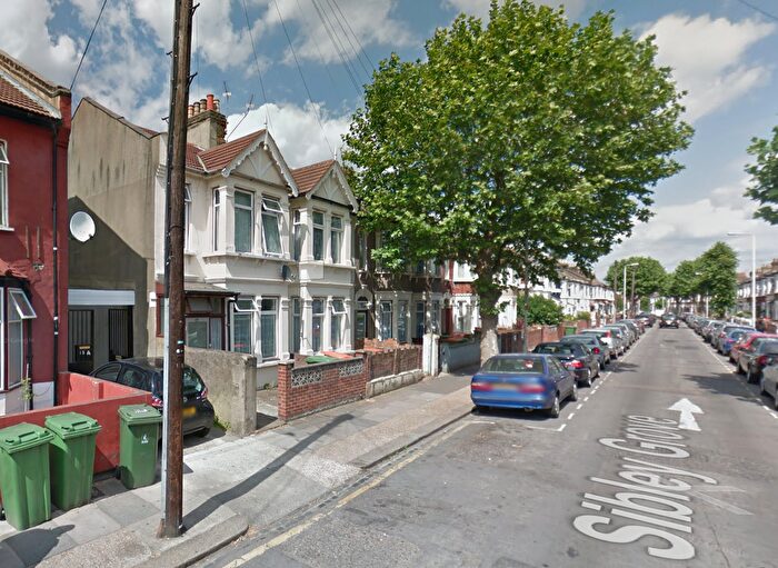 3 Bedroom Terraced House To Rent In Sibley Grove, London, E12