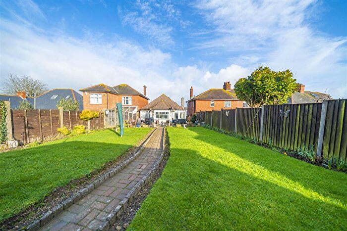 2 Bedroom Bungalow For Sale In Dorchester Road, Weymouth, DT3