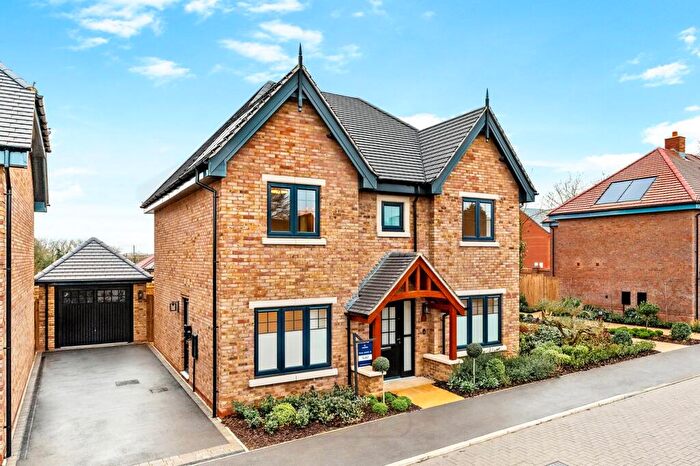 4 Bedroom Detached House For Sale In Hayfield Gardens, Toddington, Dunstable, LU5