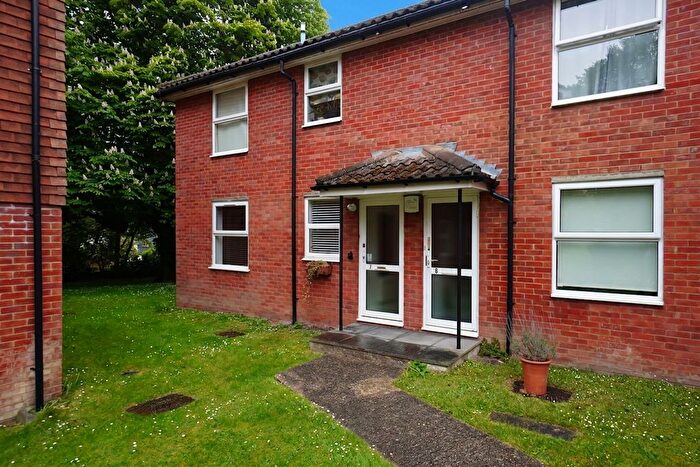 2 Bedroom Flat For Sale In Coningsby Road, High Wycombe, HP13