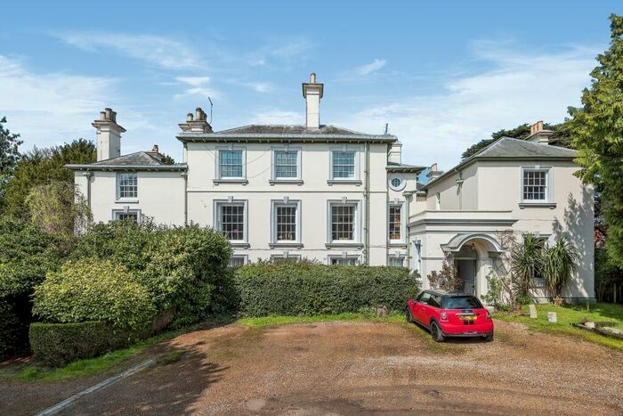 2 Bedroom Flat For Sale In Higham Lane, Bridge, Canterbury, Kent, CT4