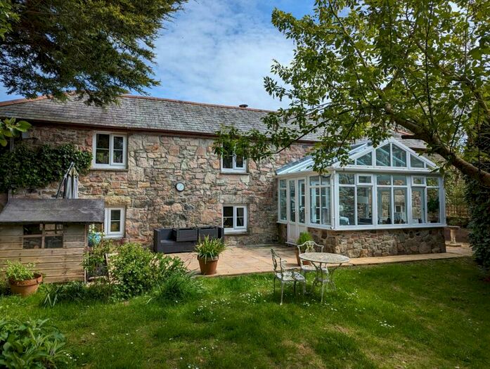 3 Bedroom Barn Conversion For Sale In Retire, Bodmin, PL30