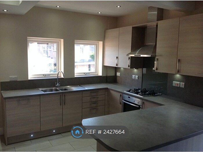 3 Bedroom Semi-Detached House To Rent In Warwick Avenue, Lancaster, LA1