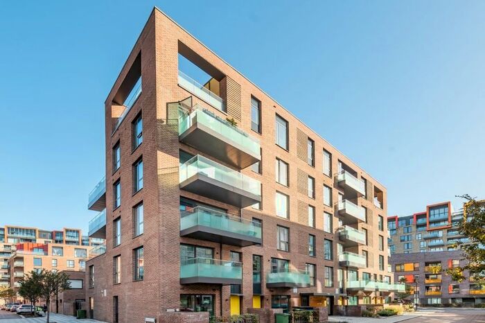 2 Bedroom Flat To Rent In Billingshurst Way, London, SE10