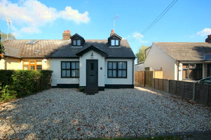 3 Bedroom Chalet To Rent In Crow Green Road, Brentwood, Essex, CM15