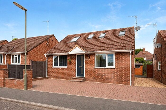 4 Bedroom Detached House For Sale In Coopers Rise, Godalming, Surrey, GU7