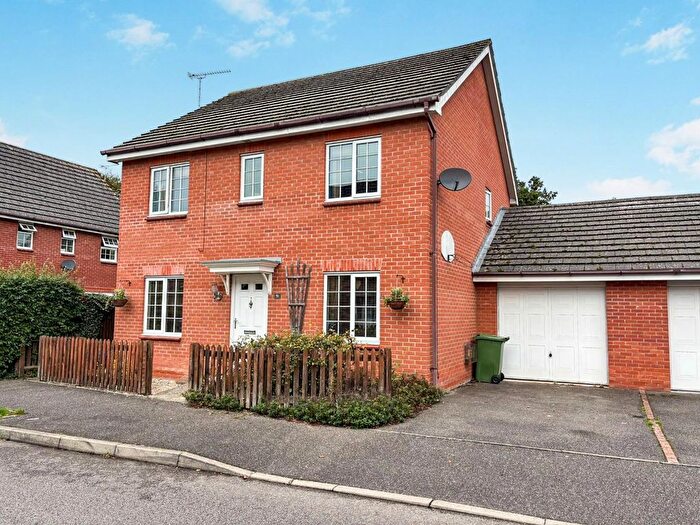 4 Bedroom Link Detached House For Sale In Mallow Road, Thetford, IP24