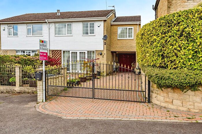 4 Bedroom Semi-Detached House For Sale In Warley Dene, Halifax, HX2