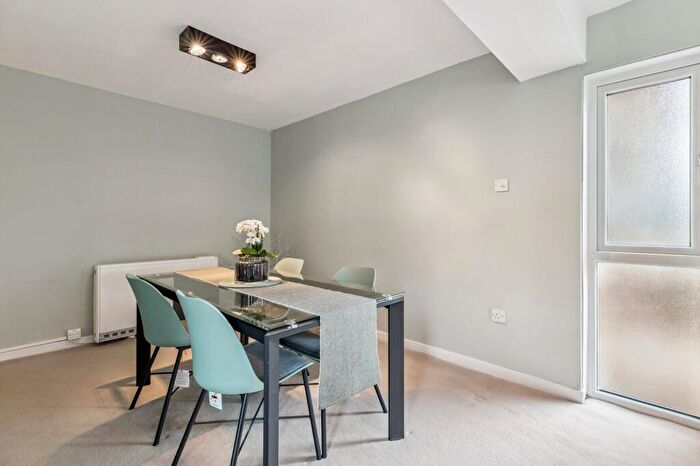 1 Bedroom Apartment For Sale In Lethington Avenue, Shawlands, Glasgow, G41