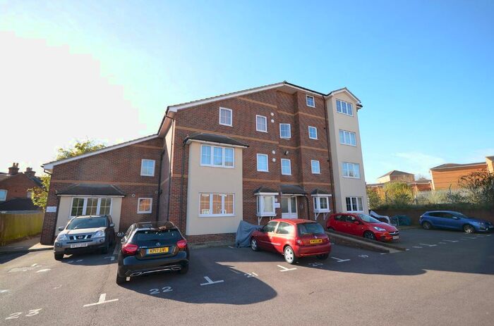 1 Bedroom Flat To Rent In Spencer Close, Aldershot, Surrey, GU12