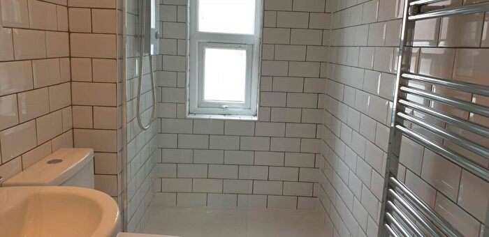 1 Bedroom Flat To Rent In Flat, Monks Road - Bed, LN2