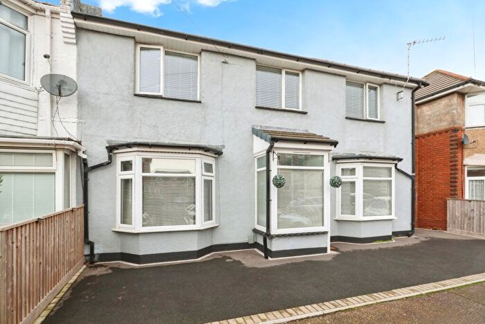 3 Bedroom Semi-Detached House For Sale In Shelley Road East, Bournemouth, BH7