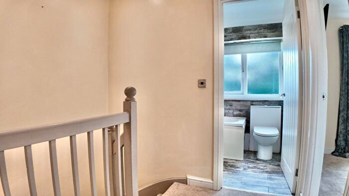 3 Bedroom Terraced House For Sale In Brynglas Avenue, Pontllanfraith, NP12