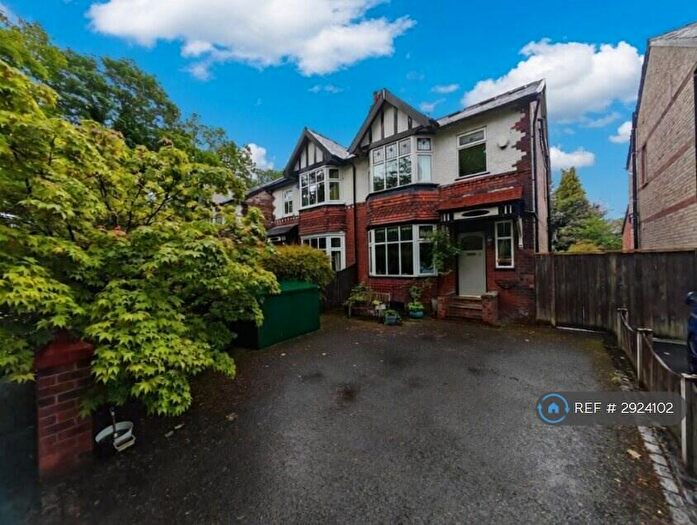 4 Bedroom Semi-Detached House To Rent In Ferndale Avenue, Stockport, SK2