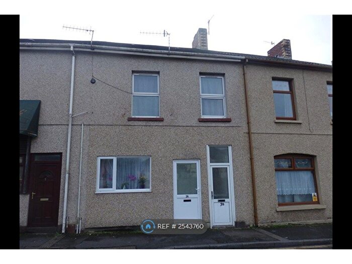 1 Bedroom Flat To Rent In Copperworks Road, Llanelli, SA15