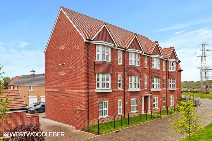 2 Bedroom Apartment To Rent In Moye Close, Hoddesdon, EN11