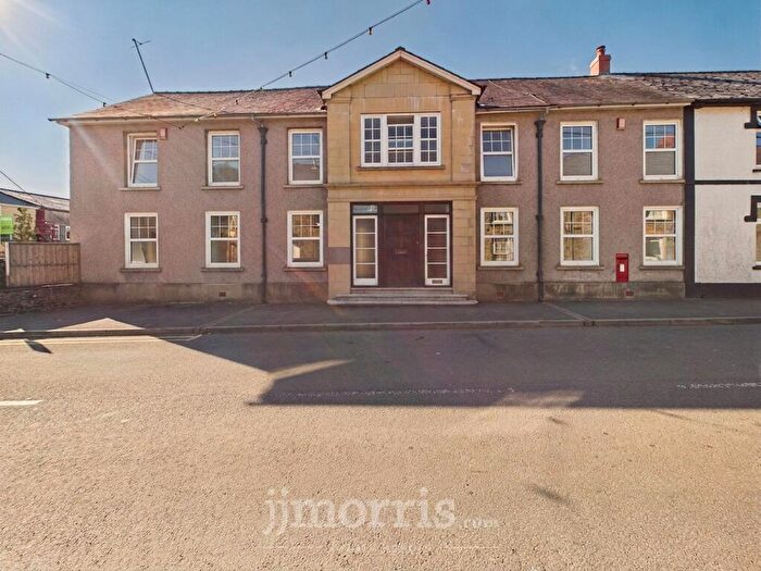 4 Bedroom Semi-Detached House For Sale In Pontwelly, Llandysul, SA44