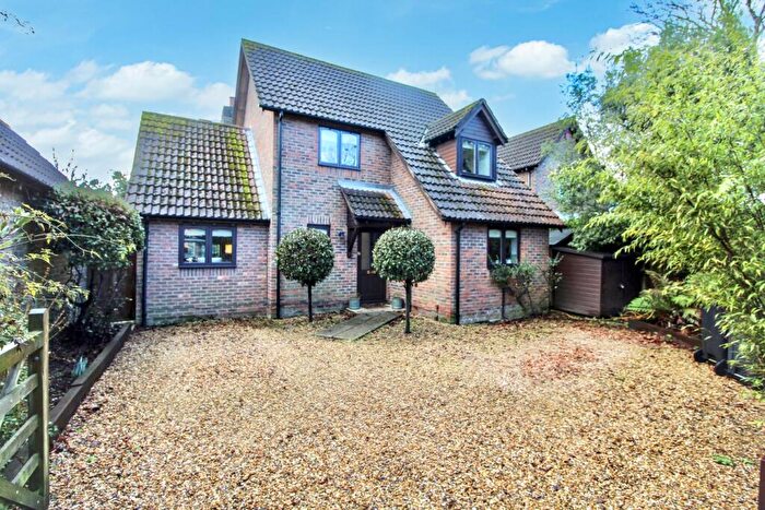 4 Bedroom Detached House For Sale In Billington Place, Pennington, Lymington, SO41