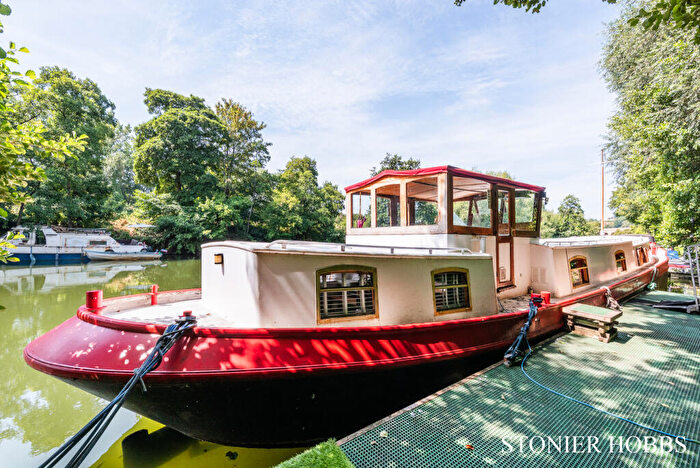 2 Bedroom House Boat For Sale In Bath Marina, Newbridge, Bath, BA1