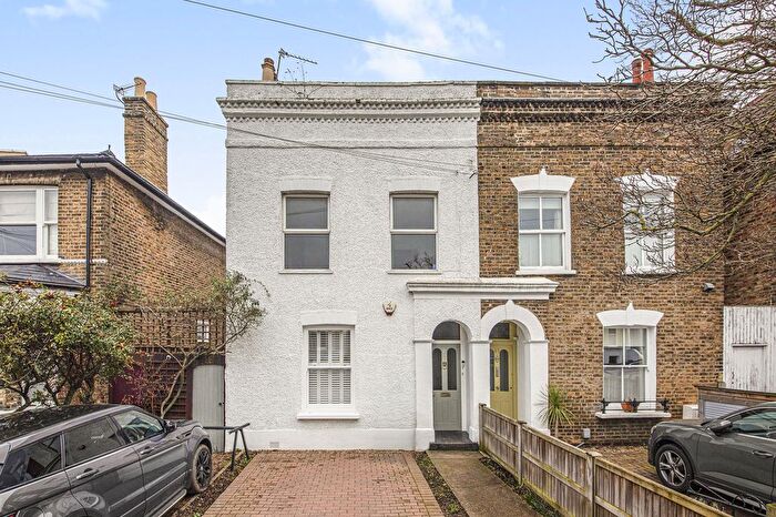 2 Bedroom Flat For Sale In Crystal Palace Road, East Dulwich, SE22