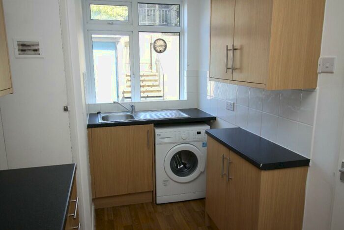 1 Bedroom Flat To Rent In Bennett Grove, London, SE13