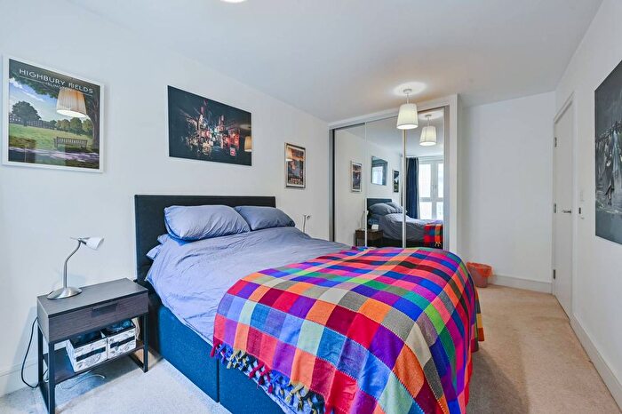 1 Bedroom Flat To Rent In Queensland Road, Arsenal, London, N7