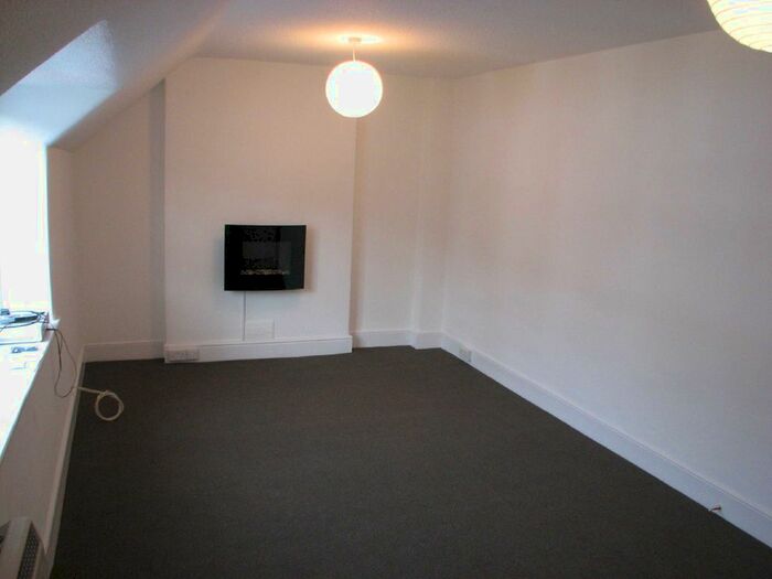 1 Bedroom Flat To Rent In Queen Street, Bude, EX23