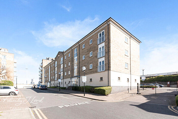 2 Bedroom Duplex For Sale In Millennium Drive, London, E14