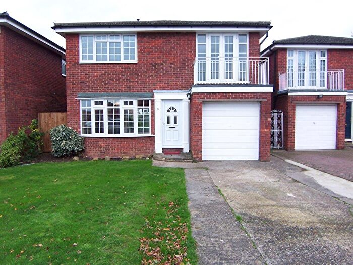4 Bedroom Detached House To Rent In Maria Theresa Close, New Malden, KT3