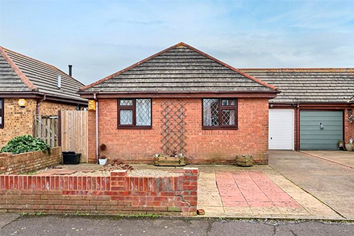 3 Bedroom Link Detached House For Sale In Lade Fort Crescent, Lydd On Sea, Romney Marsh, TN29