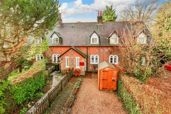 3 Bedroom Terraced House For Sale In The Grove, Pluckley, Ashford, Kent, TN27