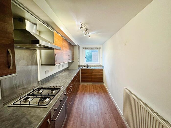 2 Bedroom Flat To Rent In Caledonia Street, Clydebank, G81