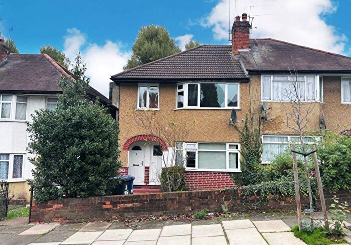2 Bedroom Flat For Sale In Connell Crescent, Ealing, London, W5