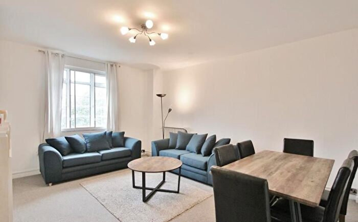 3 Bedroom Flat To Rent In Allsop Place, Marylebone, London, NW1