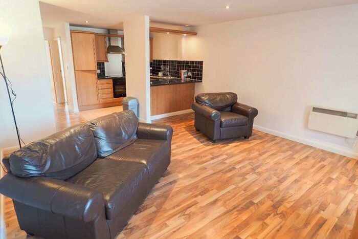 2 Bedroom Flat To Rent In Kingston Square, Hull, HU2