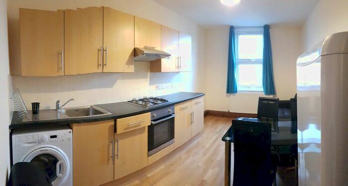 2 Bedroom Flat To Rent In North End Road, Fulham, SW6