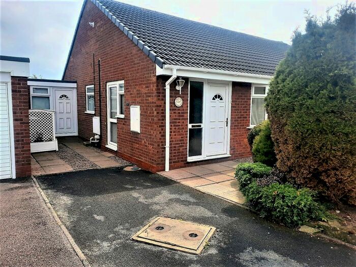 2 Bedroom Bungalow To Rent In Cornfield Drive, Lichfield, WS14