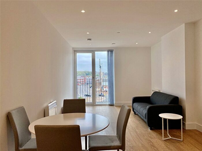 2 Bedroom Flat To Rent In Pershore Street, Birmingham, B5