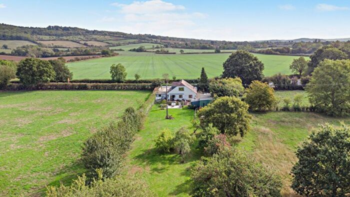 4 Bedroom Detached House For Sale In Eckington Road, Bredon, GL20
