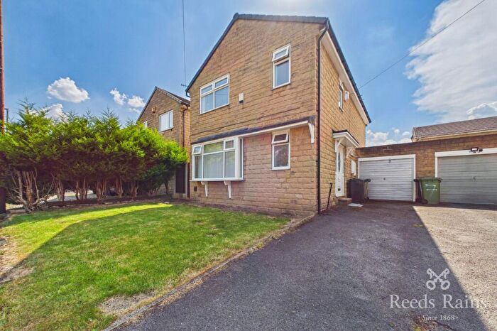 4 Bedroom Detached House For Sale In Clay Butts, Birkby, Huddersfield, West Yorkshire, HD2