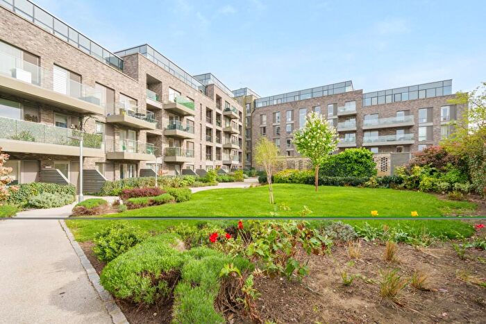 1 Bedroom Flat To Rent In Woods Road Peckham, SE15