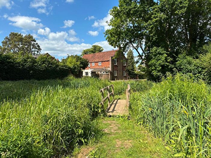 4 Bedroom Semi-Detached House For Sale In Bovingdon Green, Bovingdon, HP3