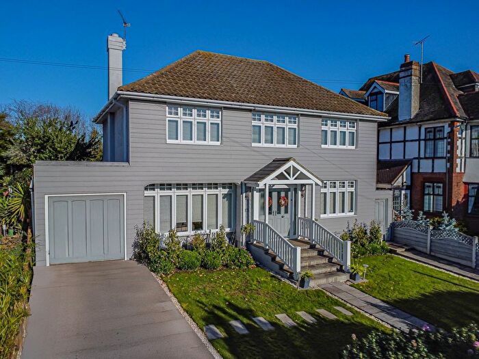 4 Bedroom Detached House For Sale In Kings Road, Westcliff-On-Sea, SS0