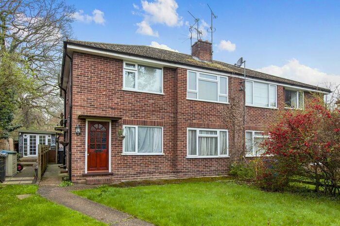 2 Bedroom Maisonette To Rent In Clewer New Town, Windsor, SL4