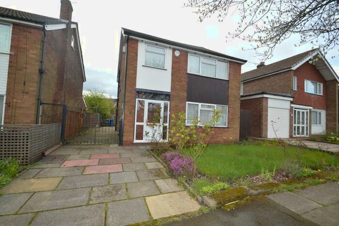 3 Bedroom Detached House To Rent In Sandown Road, Bury, BL9