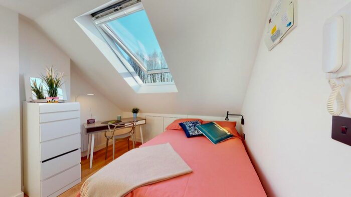 Studio To Rent In Court Way, London, W3